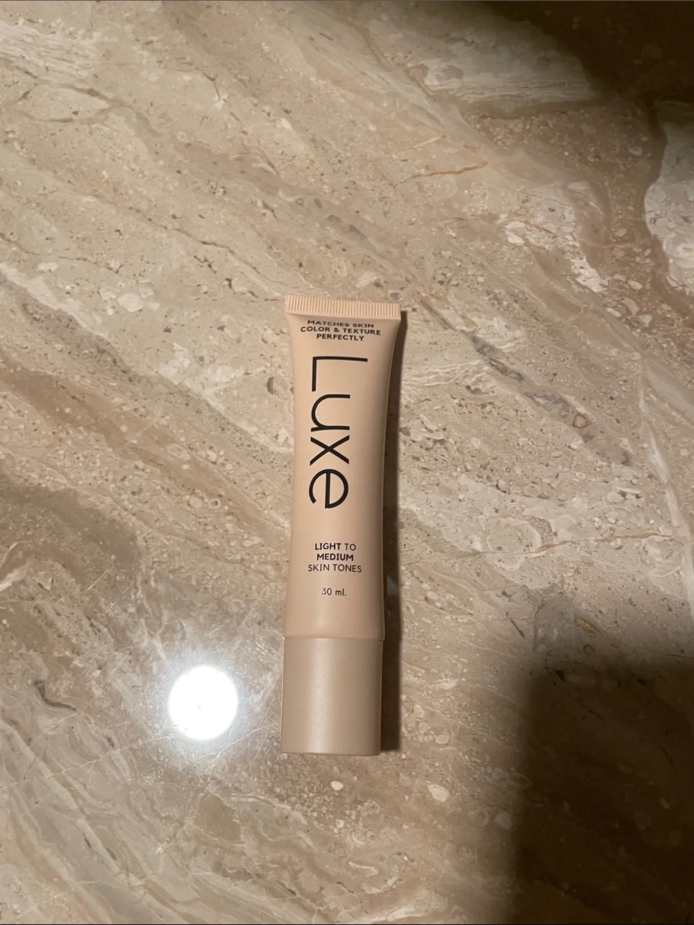 Luxe Color Changing Foundation Shade Light 01